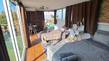 Family House | 1 bedroom, desk, laptop workspace, bed sheets