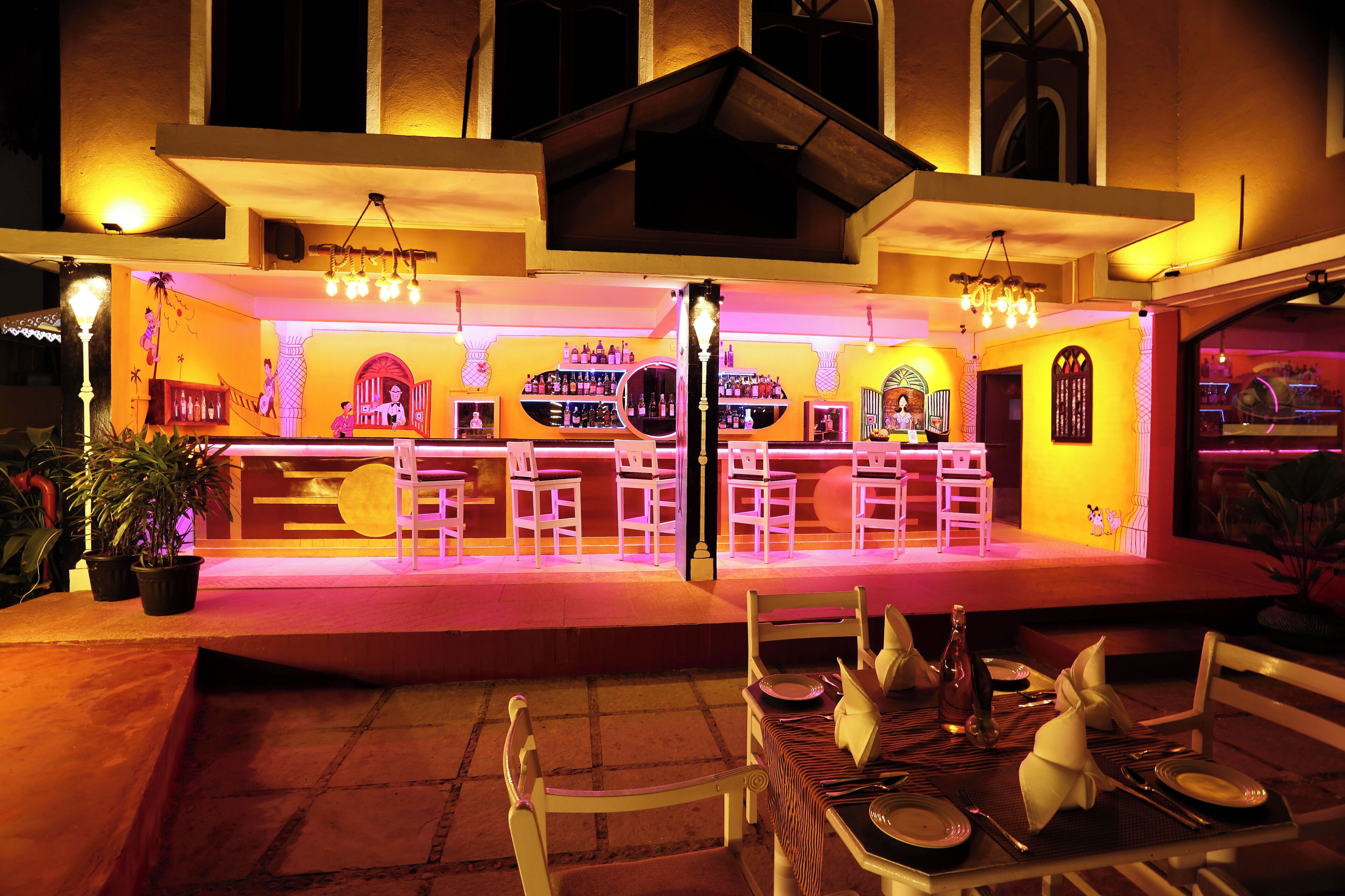 Poolside bar