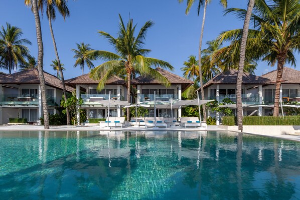 Pool - Luxury Lombok Beach Front Bed & Breakfast (Lombok)