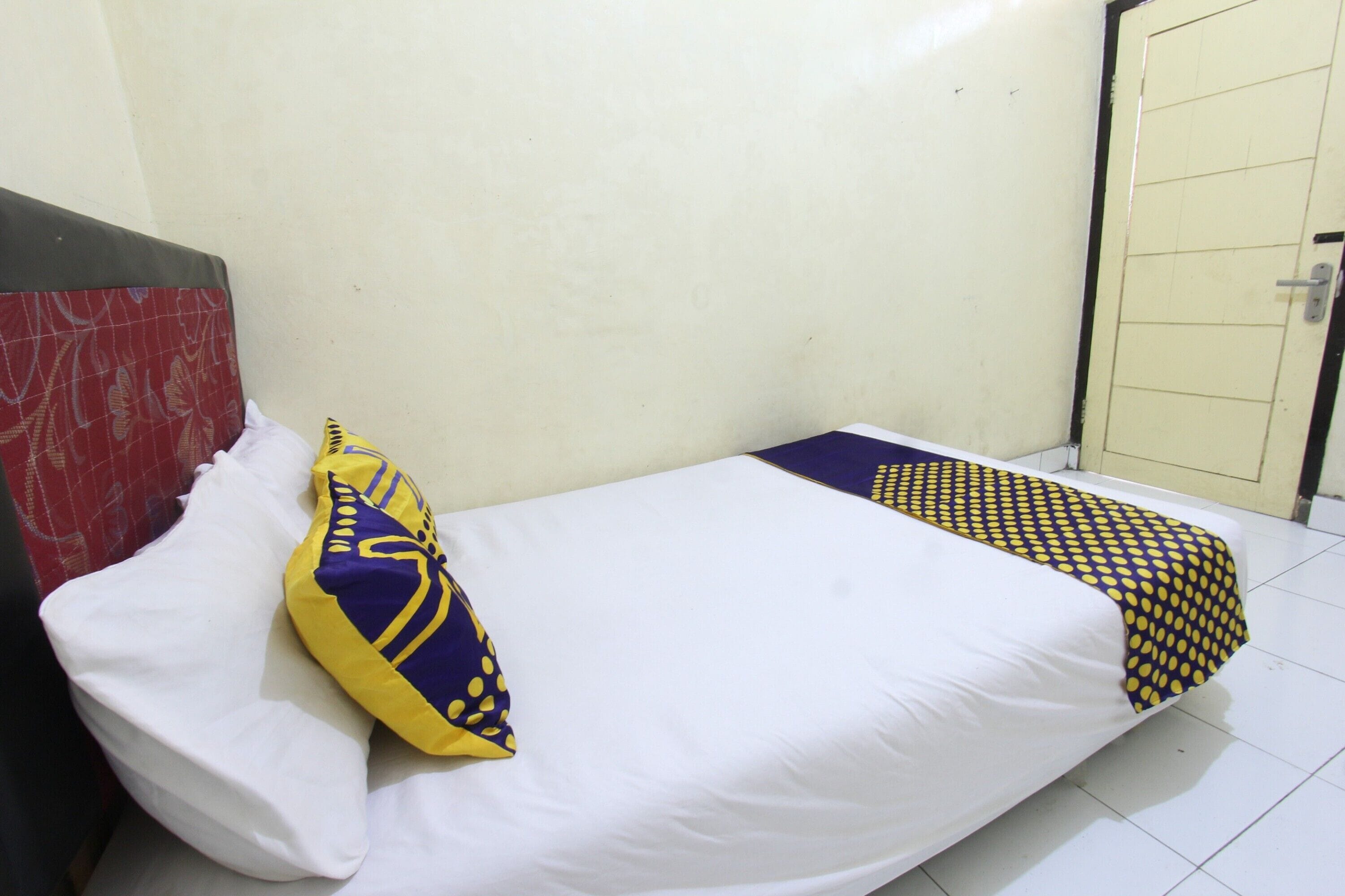 Kamar Double Standar | Meja kerja, Wi-Fi gratis, dan seprai linen