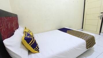 Standard Double Room | Desk, free WiFi, bed sheets