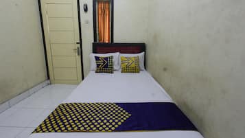 Standard Double Room | Desk, free WiFi, bed sheets