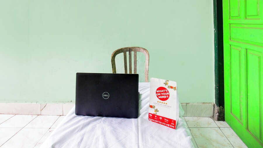 OYO Life 93256 Kos Meninting