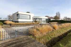 Exterior - Holiday Home by Lake Veerse Meer (Kamperland)
