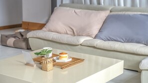 Phòng cơ bản, 3 phòng ngủ (Orange Room) | 1 phòng ngủ, truy cập Internet không dây miễn phí 