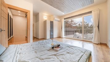 Basic Room, 2 Bedrooms (Green Room)