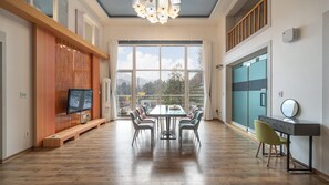 Basic Room, 2 Bedrooms (Blue B) | 1 bedroom, free WiFi - Hoengseong Withpet Village (Hoengseong)