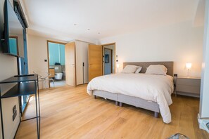 8 bedrooms, iron/ironing board, free WiFi, bed sheets