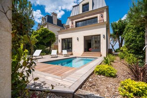 Pool - [Unique] Villa avec Accès Plage Piscine et Jacuzzi (Arcachon)