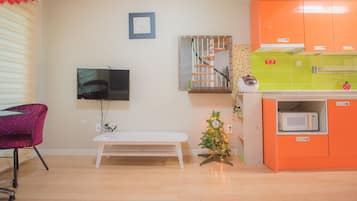 Standard Duplex | Private kitchen | Fridge, microwave, electric kettle, rice cooker