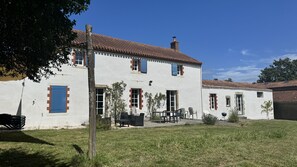 Exterior - Gîte Les Fragonnettes (Saint-Julien-des-Landes)