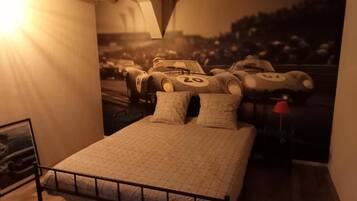 4 bedrooms, free WiFi, bed sheets