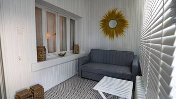 YASEMIN | Living area | Flat-screen TV