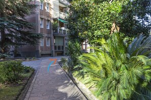 Courtyard - notaMi - Gattamelata Fiera Lodge (Milan)