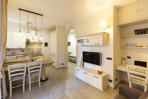 City Apartment | Living area
