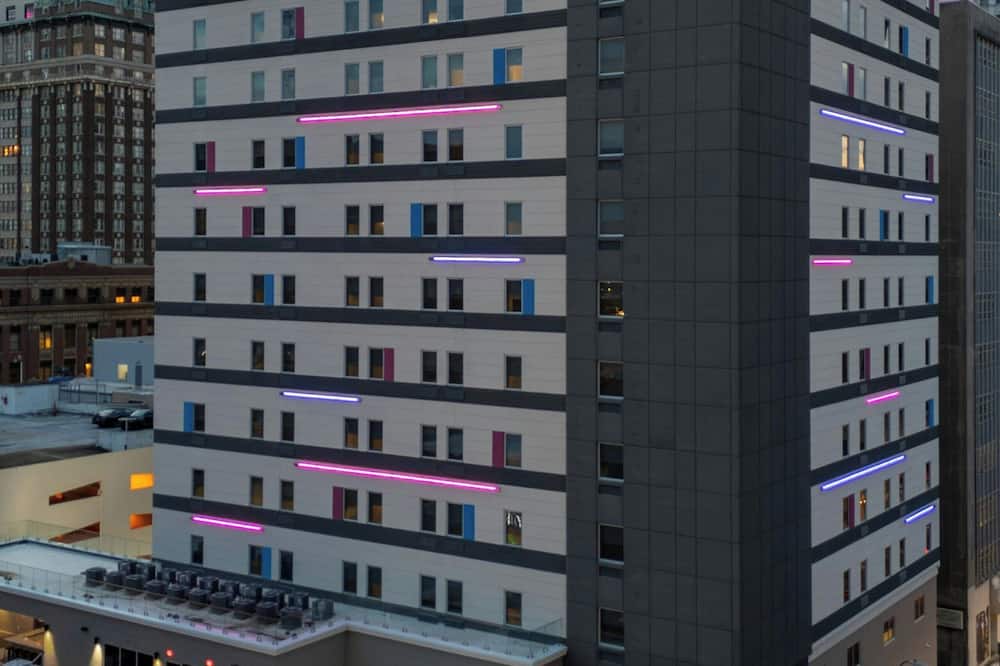 Aloft Memphis Downtown