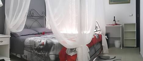 Premium bedding, minibar, individually furnished, desk