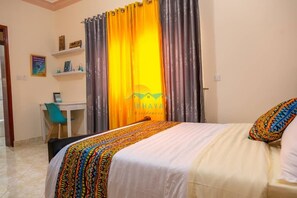 1 bedroom, iron/ironing board, WiFi, bed sheets - Exquisite 1 bedroom apartment in quiet neighborhood -10 mins to Kampala city (Kampala)