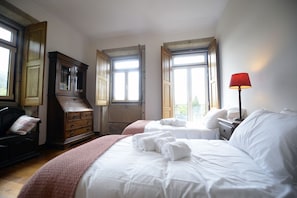 4 Schlafzimmer, Bügeleisen/Bügelbrett, kostenloses WLAN, Bettwäsche