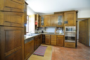 Refrigerador, microondas, horno, lavavajillas