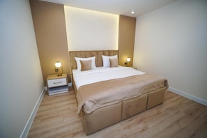 Suite Supérieure | Bureau, Wi-Fi gratuit, draps fournis