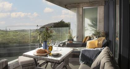 Ocean's Eleven, The Liner -  an apartment that sleeps 6 guests  in 3 bedrooms