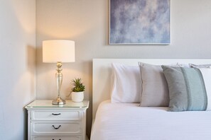 3 chambres, fer et planche à repasser, Wi-Fi gratuit, draps fournis
