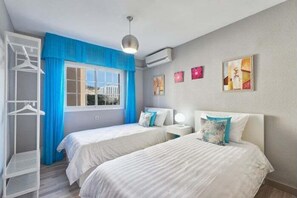 3 soverom, strykejern/-brett, internettilgang og sengetøy