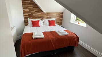 6 camere, ferro/asse da stiro, culla da viaggio, Wi-Fi gratuito