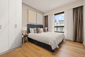 3 Schlafzimmer, Schreibtisch, Bügeleisen/Bügelbrett, Reisekinderbett