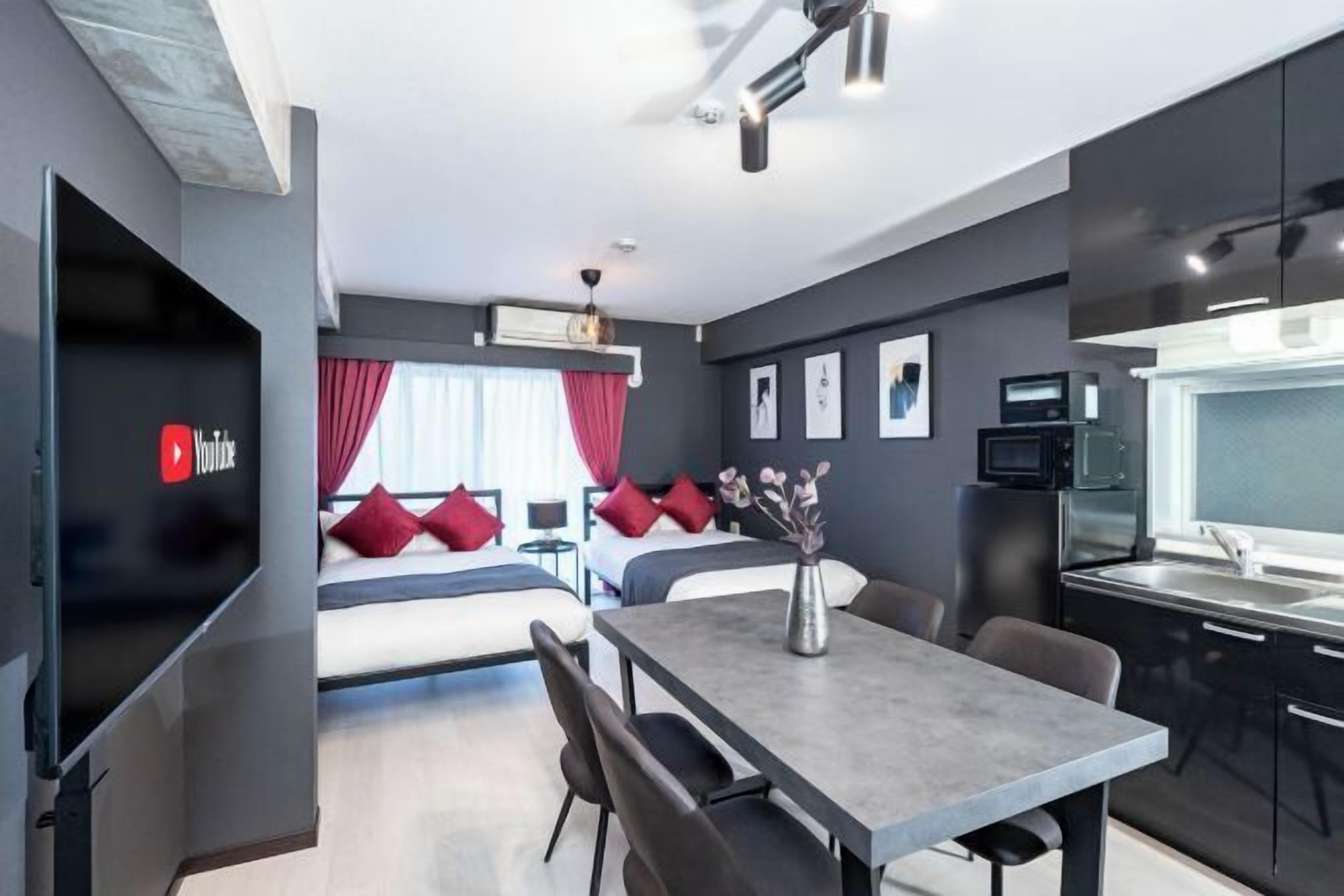 Decoración individual, mobiliario individual, cortinas opacas