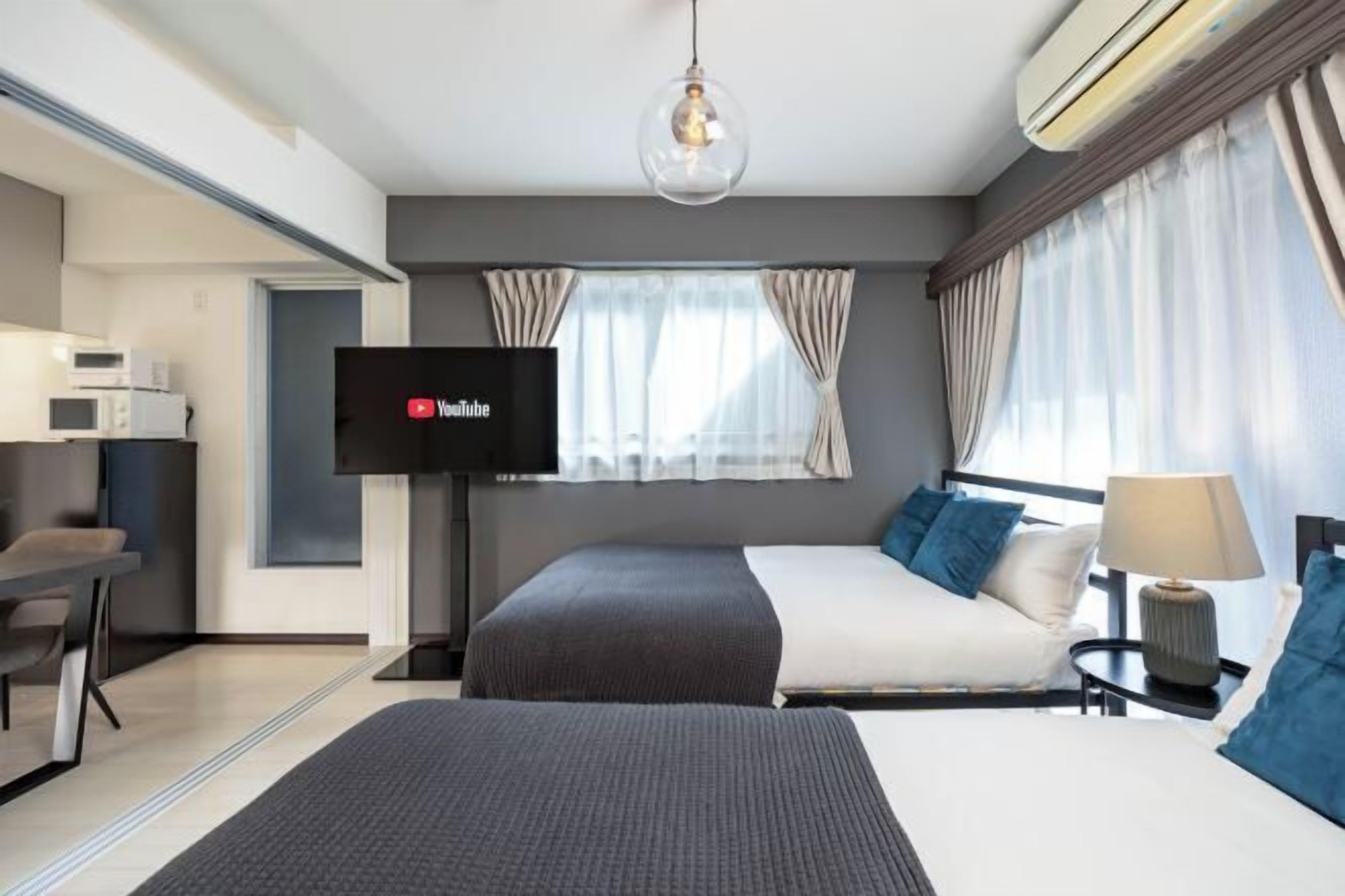 Decoración individual, mobiliario individual, cortinas opacas