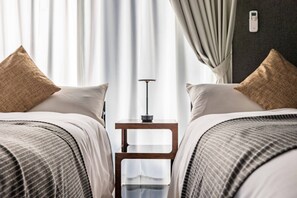 MELL-THEATER RESORT903, Non Smoking | Individually decorated, individually furnished, blackout drapes