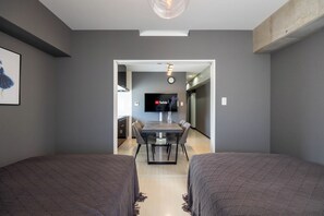 MELL-THEATER RESORT901, Non Smoking | Individually decorated, individually furnished, blackout drapes