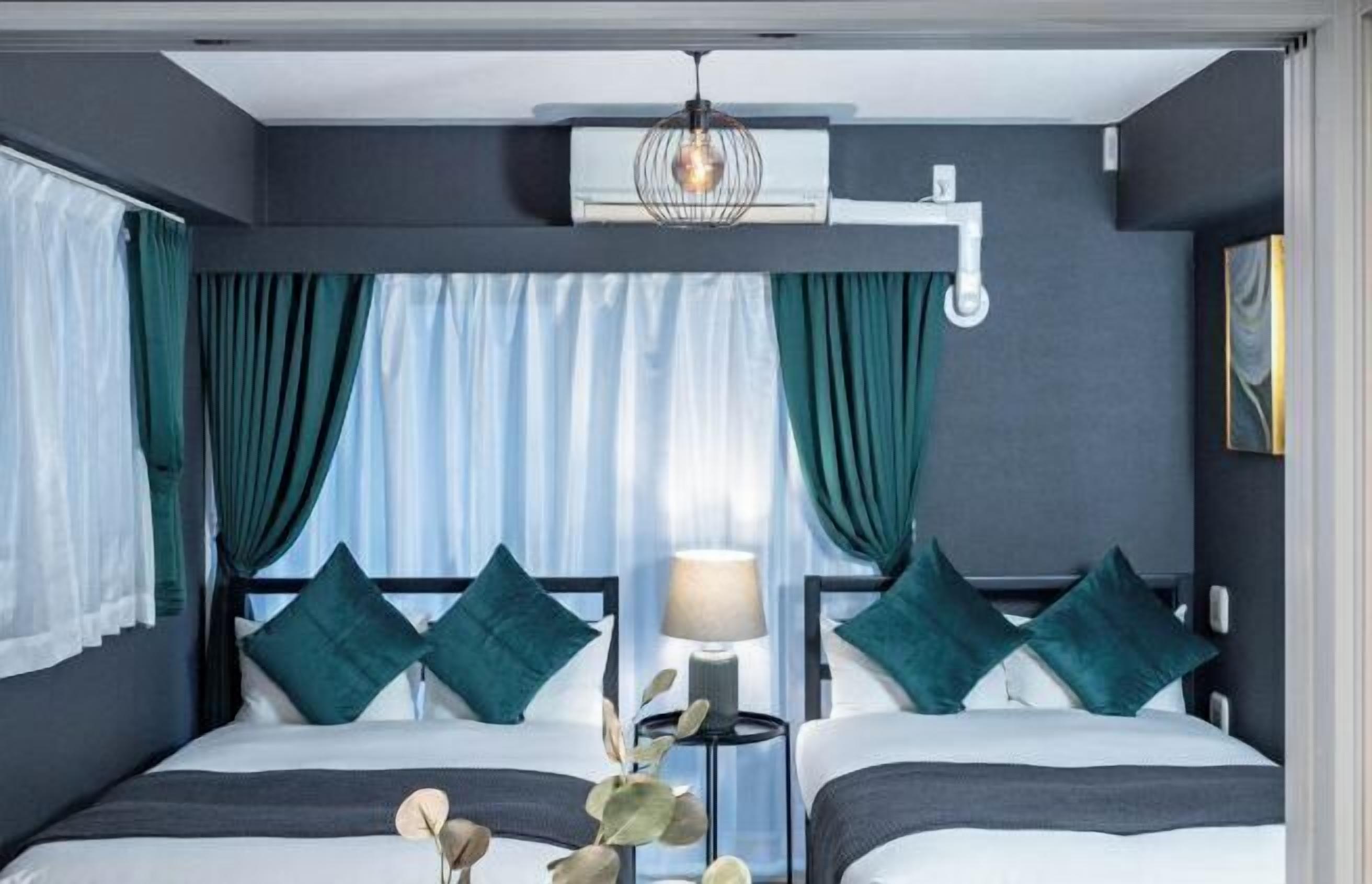 Decoración individual, mobiliario individual, cortinas opacas