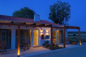 Unclassified image, 3 of 80, button