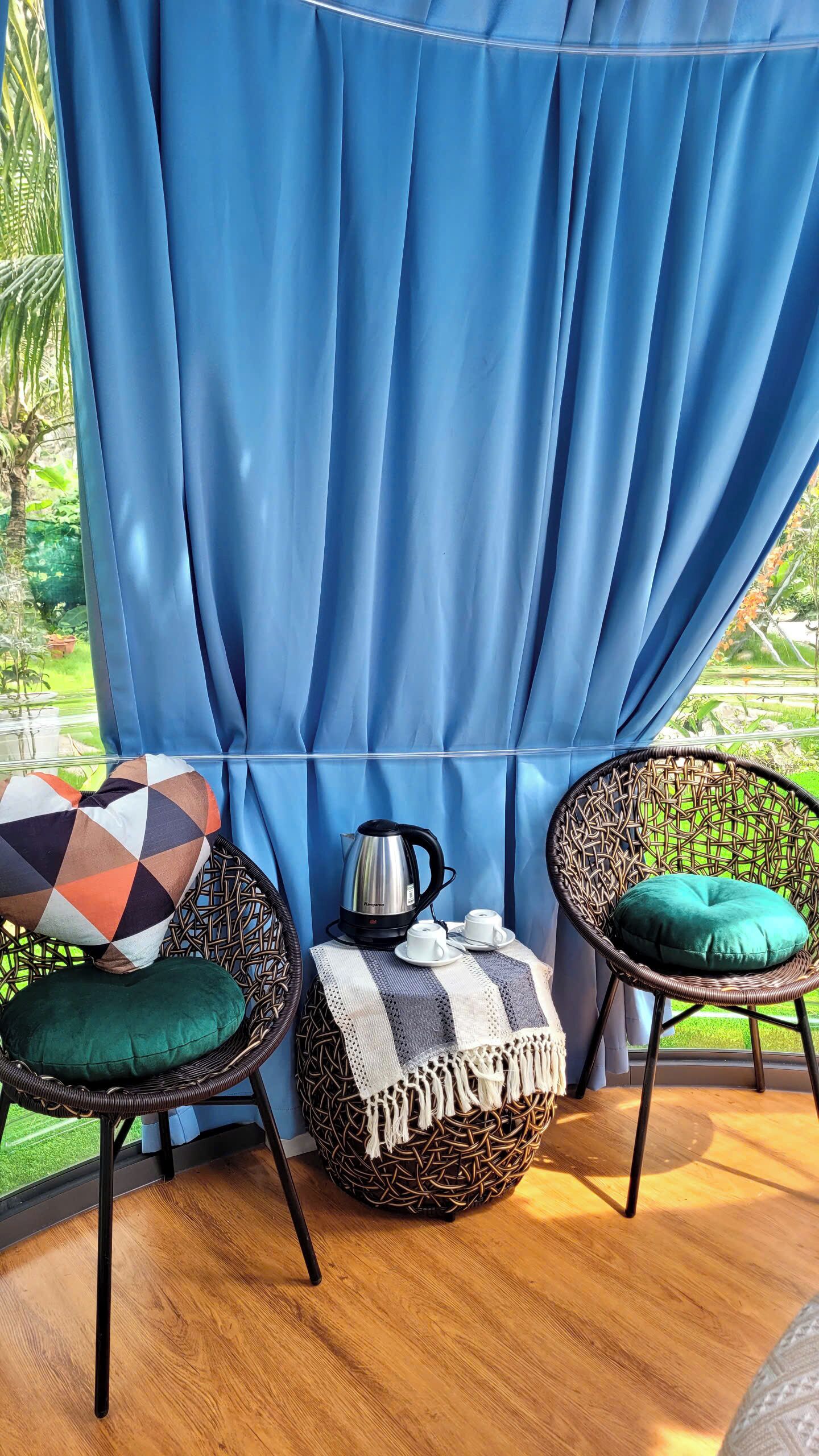 Panoramic Cabin, Mountain View | Living area