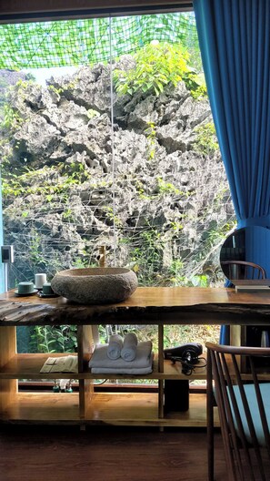 Luksussviitti, vuoristonäköala | Kylpyhuone | Designer-hygieniatuotteet, hiustenkuivaaja, tohvelit, bidee