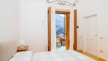 1 chambre, fer et planche Ă repasser, Wi-Fi gratuit, draps fournis