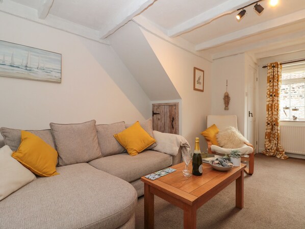 Living area - Shell Seeker Cottage (Bridlington)