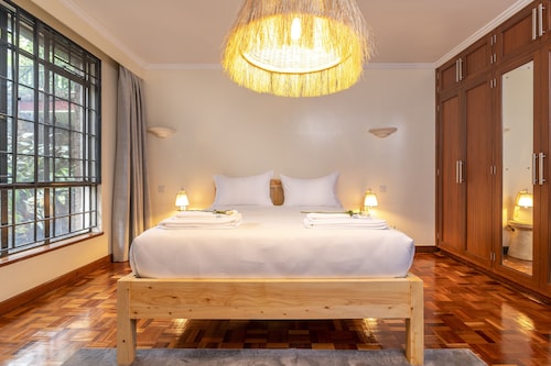  Riverside Hidden Oasis