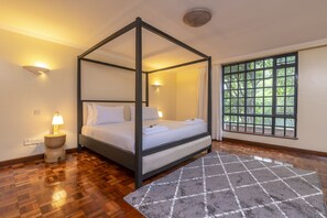 Nhà liên kế Business, 3 phòng ngủ, không hút thuốc, quang cảnh sông | 3 phòng ngủ, bàn, khu vực làm việc phù hợp cho laptop 