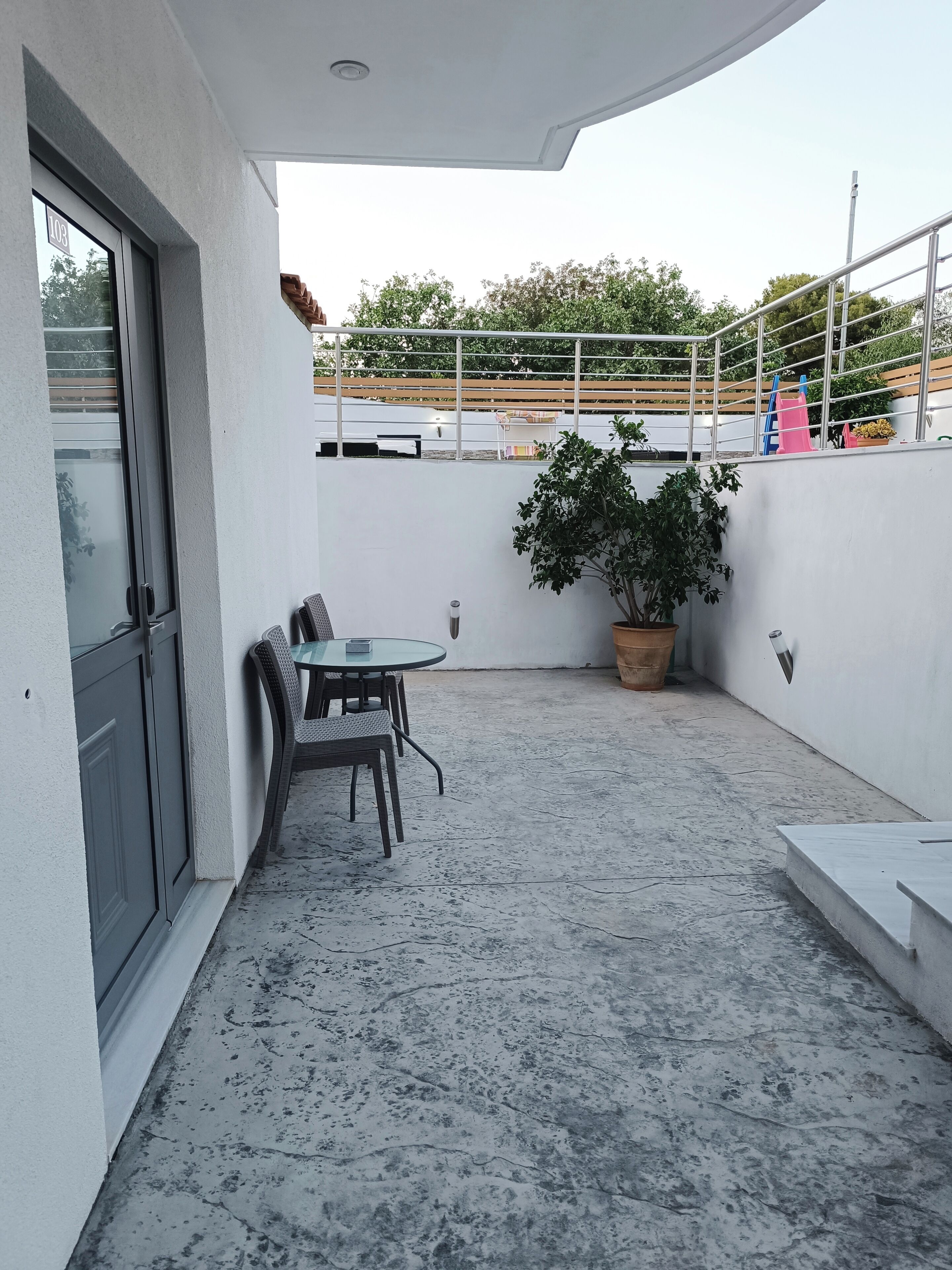 Basic Studio | Terrace/patio