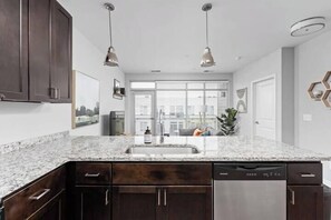 Interior - CozySuites l Roomy 1BR, Monument Circle, Indy (Indianapolis)