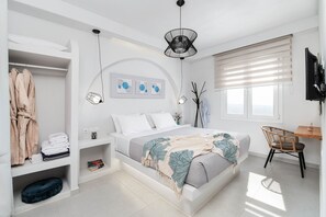 4 Schlafzimmer, Zimmersafe, Schreibtisch, Bügeleisen/Bügelbrett