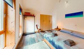 3 slaapkamers, een bureau, een strijkplank/strijkijzer, gratis wifi