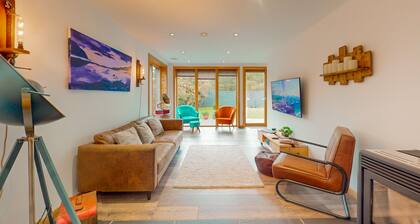 Woodhaus - with hot tub and sauna in Aviemore