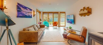 Woodhaus - with hot tub and sauna in Aviemore