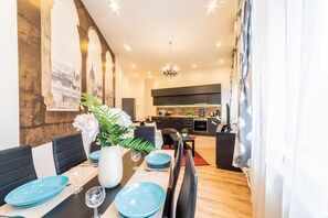 Dining - Stay at Meeting point CITTADELLA VIEW   Budapest EYE (Budapest)