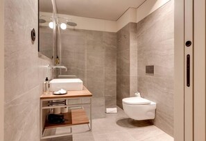 Shower, hair dryer, shampoo